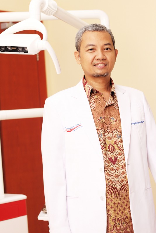drg. Eddy Heriyanto Habar, Sp.Ort - Dentamedica Care Center 