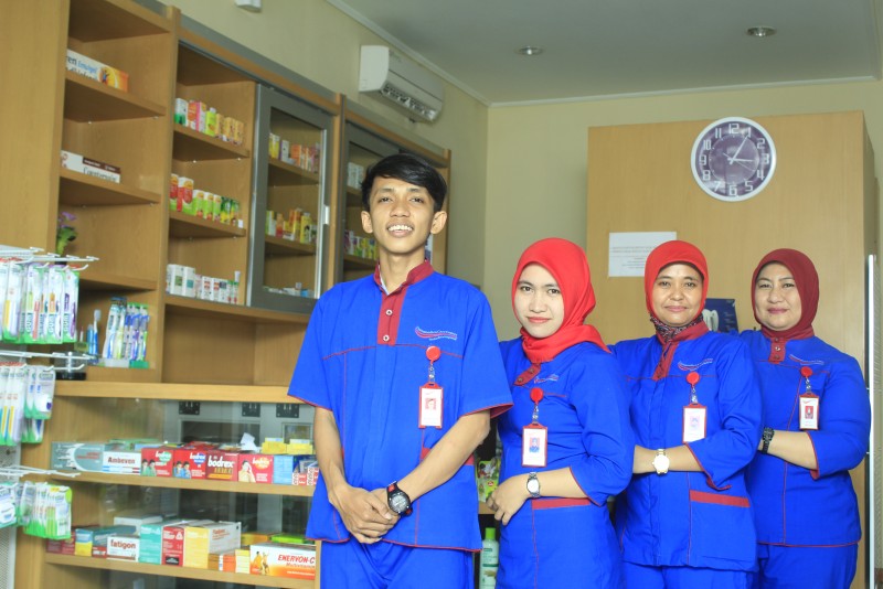 Staff Apotek - Dentamedica Care Center 