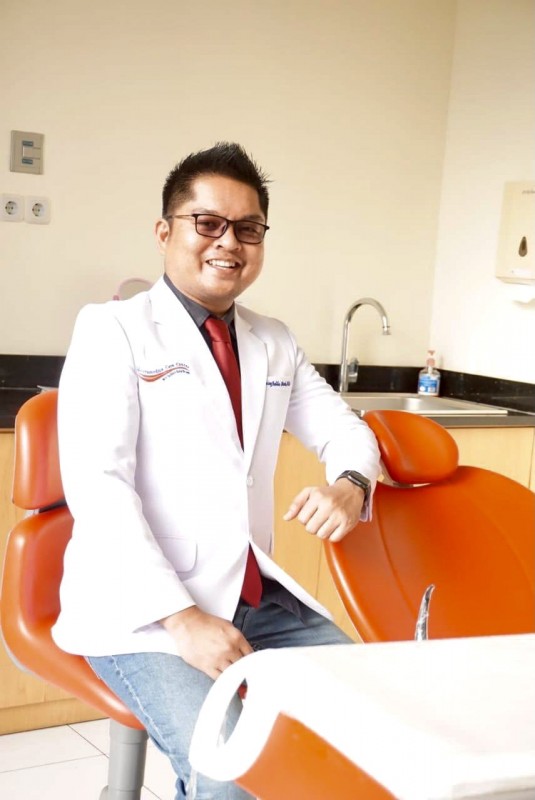 drg. Fadil Abdillah, Sp.KG - Dentamedica Care Center 