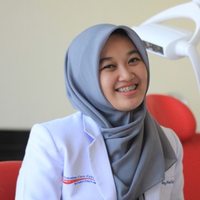 drg. Andi Fatima T - Dentamedica Care Center 